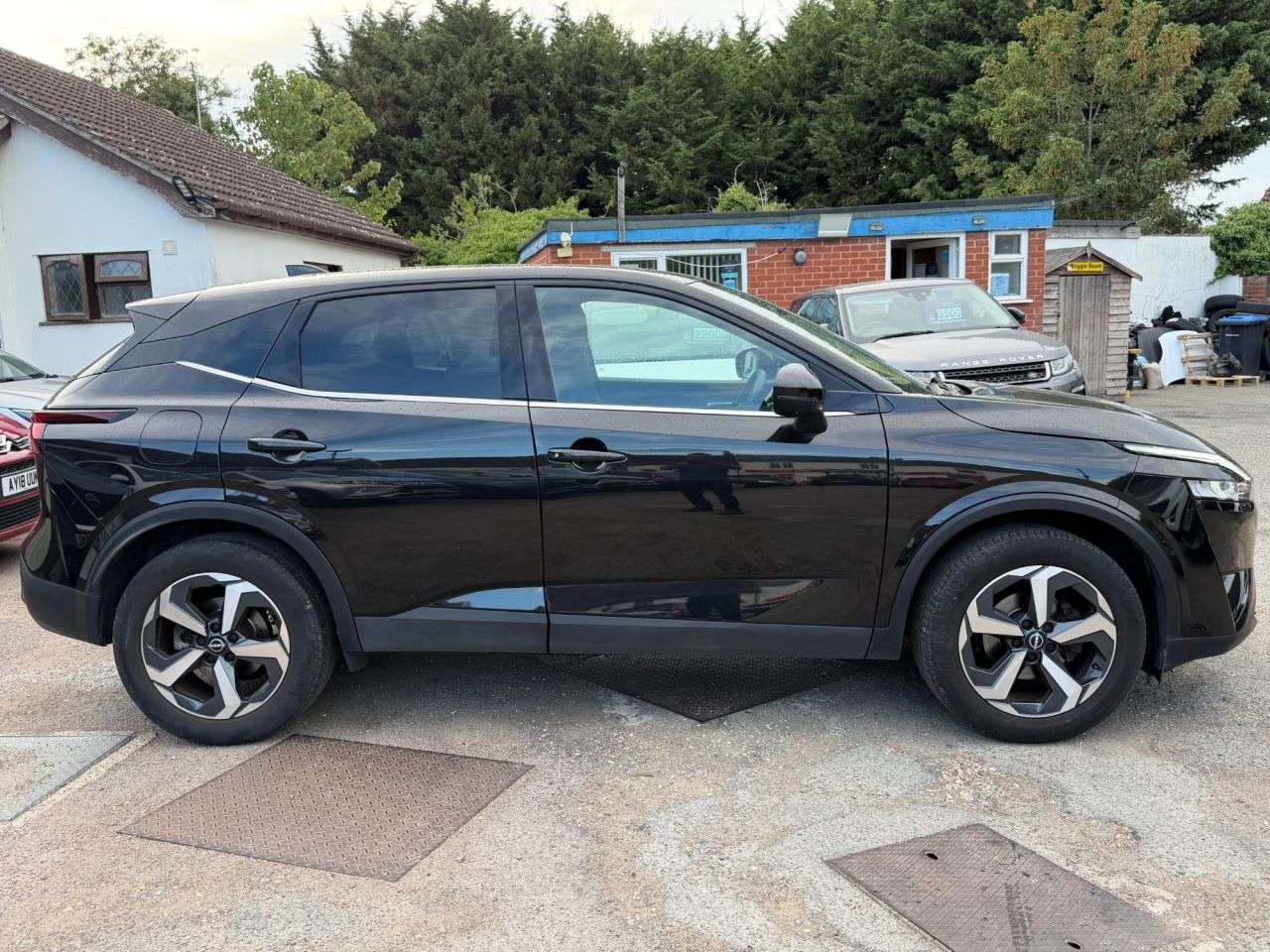 A 2023 NISSAN QASHQAI 1.3 DIG-T MHEV N-CONNECTA SUV 5dr PETROL MANUAL EURO 6 (s/s) (140 ps) A 2023 NISSAN QASHQAI 1.3 DIG-T MHEV N-CONNECTA SUV 5dr PETROL MANUAL EURO 6 (s/s) (140 ps)