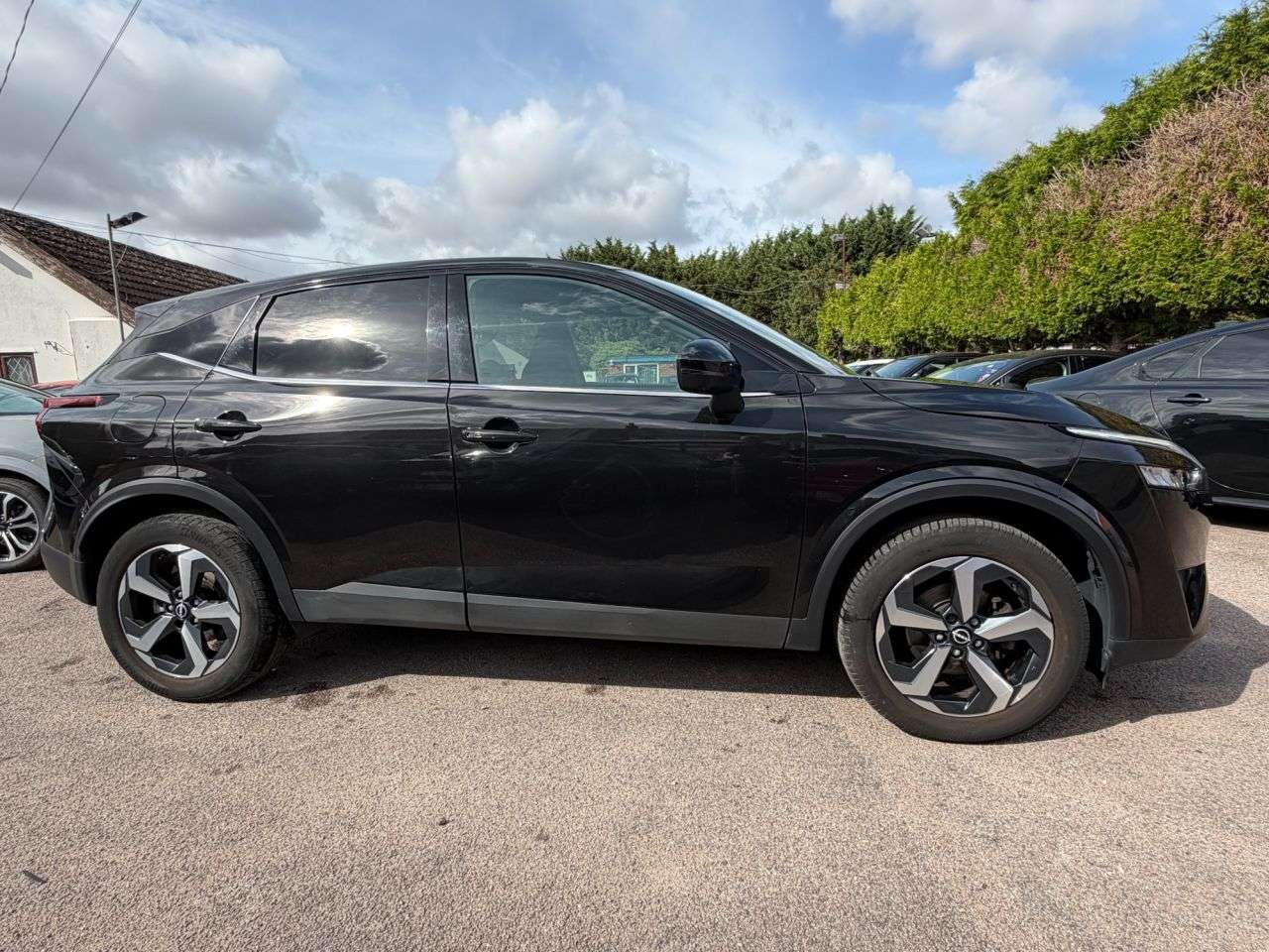 A 2023 NISSAN QASHQAI 1.3 DIG-T MHEV N-CONNECTA SUV 5dr PETROL MANUAL EURO 6 (s/s) (140 ps) A 2023 NISSAN QASHQAI 1.3 DIG-T MHEV N-CONNECTA SUV 5dr PETROL MANUAL EURO 6 (s/s) (140 ps)