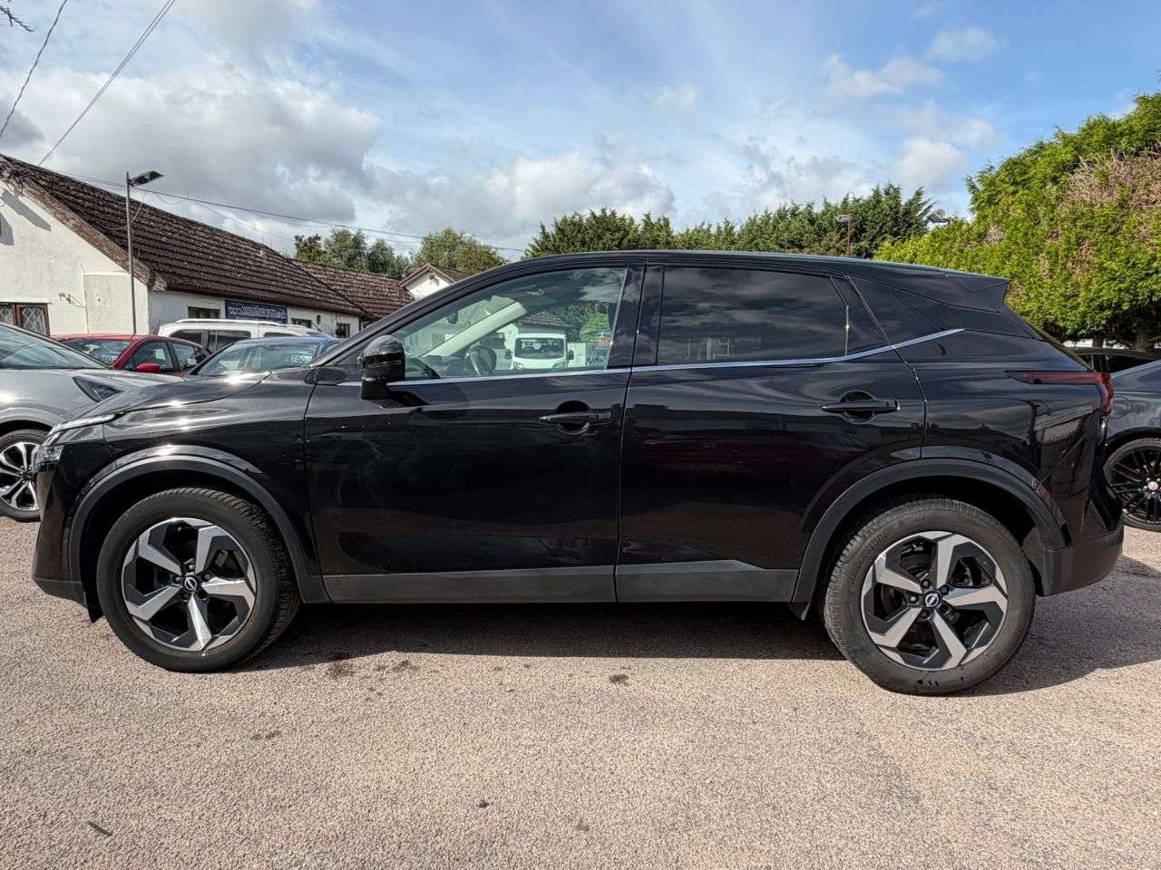 A 2023 NISSAN QASHQAI 1.3 DIG-T MHEV N-CONNECTA SUV 5dr PETROL MANUAL EURO 6 (s/s) (140 ps) A 2023 NISSAN QASHQAI 1.3 DIG-T MHEV N-CONNECTA SUV 5dr PETROL MANUAL EURO 6 (s/s) (140 ps)