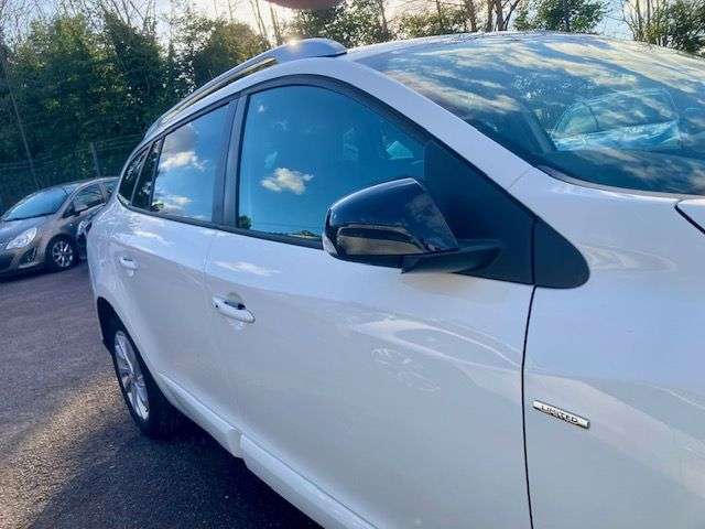 2015 RENAULT MEGANE 2015 RENAULT MEGANE