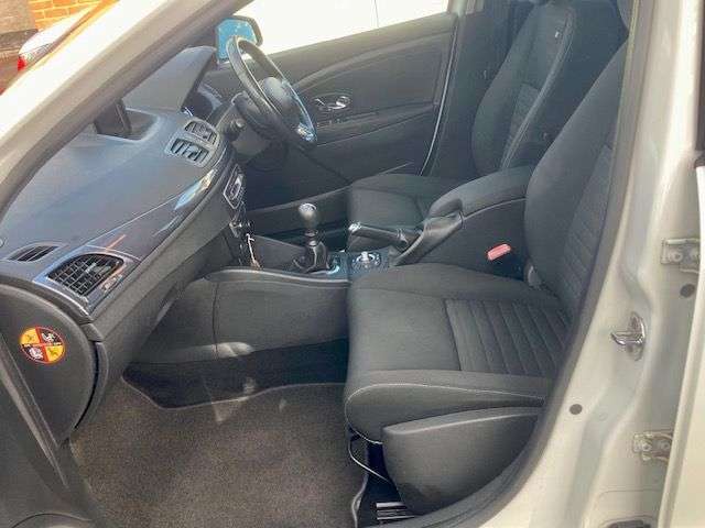 2015 RENAULT MEGANE 2015 RENAULT MEGANE
