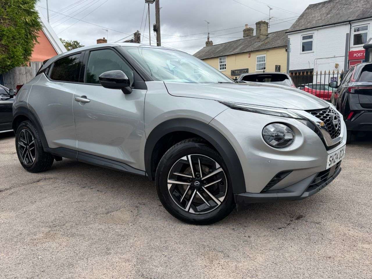 A 2024 NISSAN JUKE 1.0 DIG-T N-CONNECTA SUV 5dr PETROL MANUAL EURO 6 (s/s) (114 ps) A 2024 NISSAN JUKE 1.0 DIG-T N-CONNECTA SUV 5dr PETROL MANUAL EURO 6 (s/s) (114 ps)