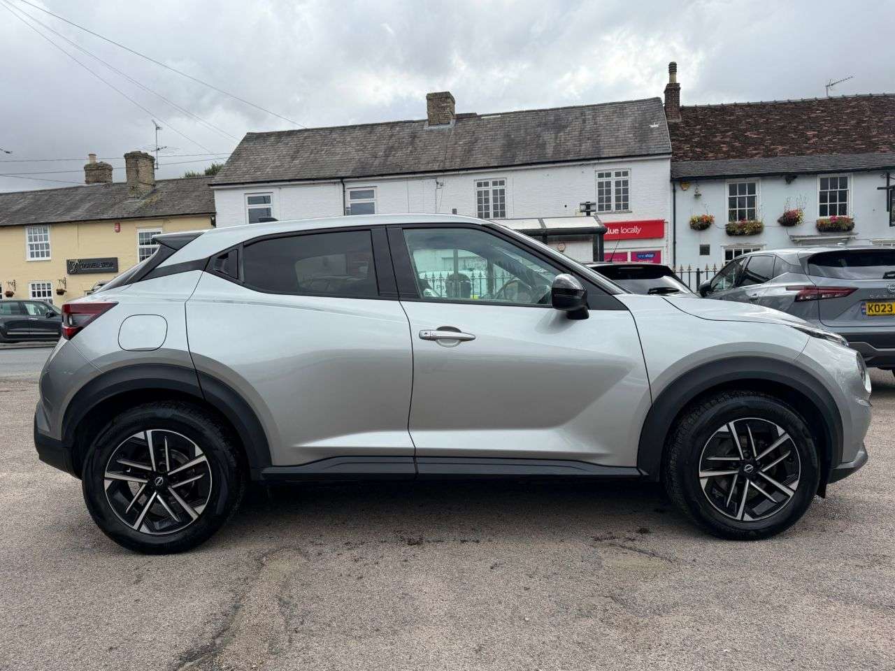 A 2024 NISSAN JUKE 1.0 DIG-T N-CONNECTA SUV 5dr PETROL MANUAL EURO 6 (s/s) (114 ps) A 2024 NISSAN JUKE 1.0 DIG-T N-CONNECTA SUV 5dr PETROL MANUAL EURO 6 (s/s) (114 ps)