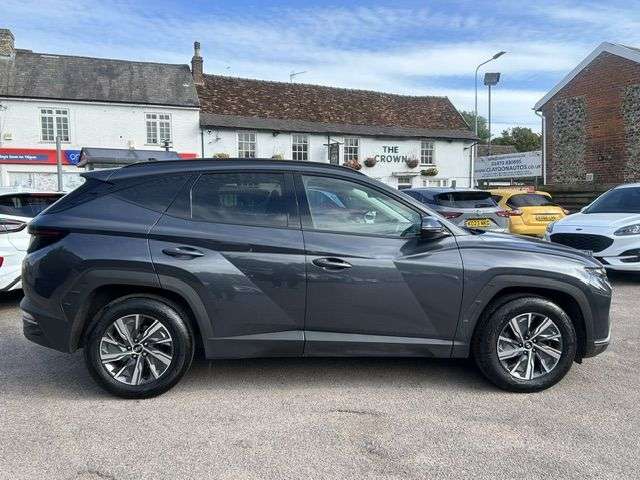 A 2023 HYUNDAI TUCSON 1.6 T-GDi SE CONNECT SUV 5dr PETROL MANUAL EURO 6 (s/s) (150 ps) A 2023 HYUNDAI TUCSON 1.6 T-GDi SE CONNECT SUV 5dr PETROL MANUAL EURO 6 (s/s) (150 ps)