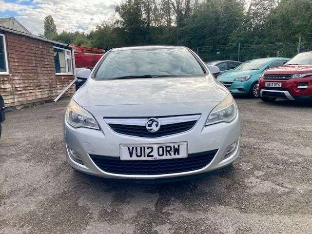A 2012 VAUXHALL ASTRA 1.3 CDTi ecoFLEX EXCLUSIV HATCHBACK 5dr DIESEL MANUAL (s/s) (95 ps) MOT TIL A 2012 VAUXHALL ASTRA 1.3 CDTi ecoFLEX EXCLUSIV HATCHBACK 5dr DIESEL MANUAL (s/s) (95 ps) MOT TIL