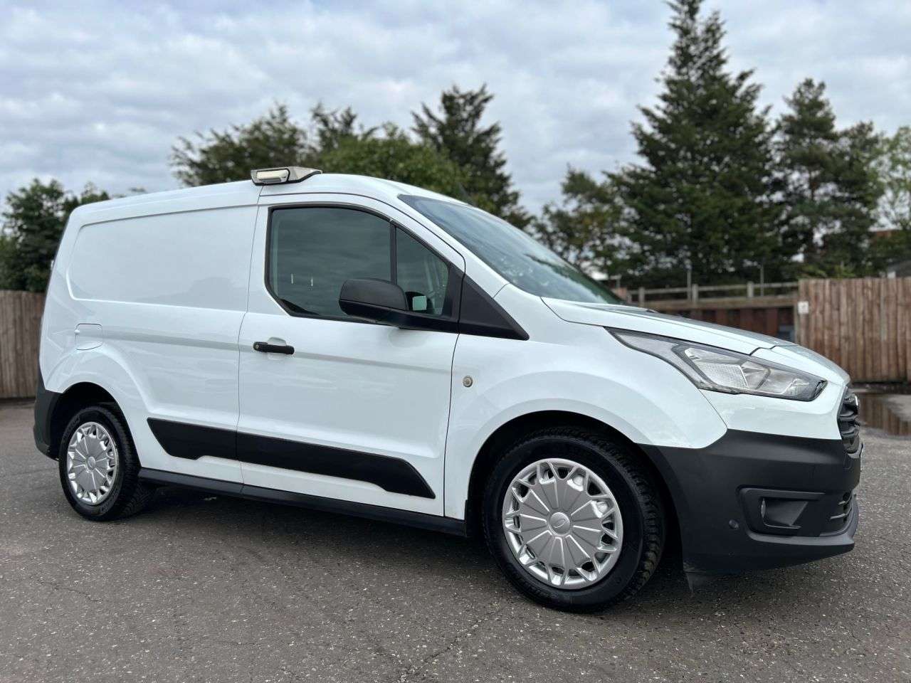 A 2020 FORD TRANSIT CONNECT 1.5TDCI 220 EcoBlue LEADER P/V 5dr L1 ONE OWNER, 6 SERVICES A 2020 FORD TRANSIT CONNECT 1.5TDCI 220 EcoBlue LEADER P/V 5dr L1 ONE OWNER, 6 SERVICES