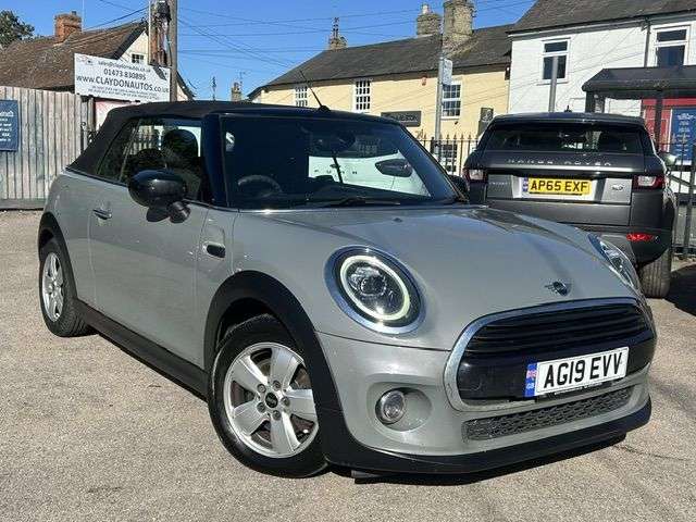 A 2019 MINI CONVERTIBLE 1.5 COOPER CLASSIC CONVERTIBLE 2dr PETROL MANUAL EURO 6 (s/s) (136 ps) A 2019 MINI CONVERTIBLE 1.5 COOPER CLASSIC CONVERTIBLE 2dr PETROL MANUAL EURO 6 (s/s) (136 ps)