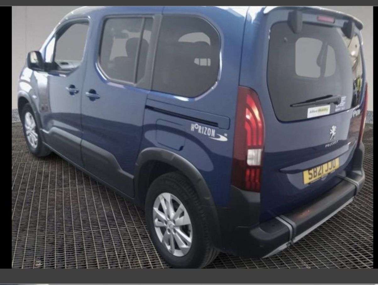 A 2021 PEUGEOT RIFTER 1.5 BLUEHDI ALLURE WAV MPV 5dr DIESEL MANUAL EURO 6 (100 ps) WHEELCHAIR ACC A 2021 PEUGEOT RIFTER 1.5 BLUEHDI ALLURE WAV MPV 5dr DIESEL MANUAL EURO 6 (100 ps) WHEELCHAIR ACC