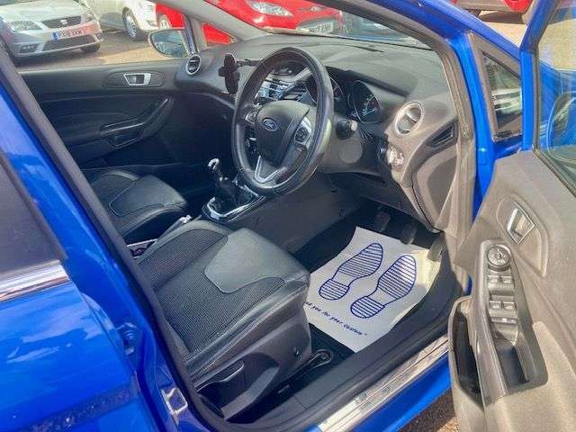 A 2013 FORD FIESTA 1.6 TDCi TITANIUM X HATCHBACK 5dr DIESEL MANUAL (95 ps) WITH SERVICE HISTOR A 2013 FORD FIESTA 1.6 TDCi TITANIUM X HATCHBACK 5dr DIESEL MANUAL (95 ps) WITH SERVICE HISTOR