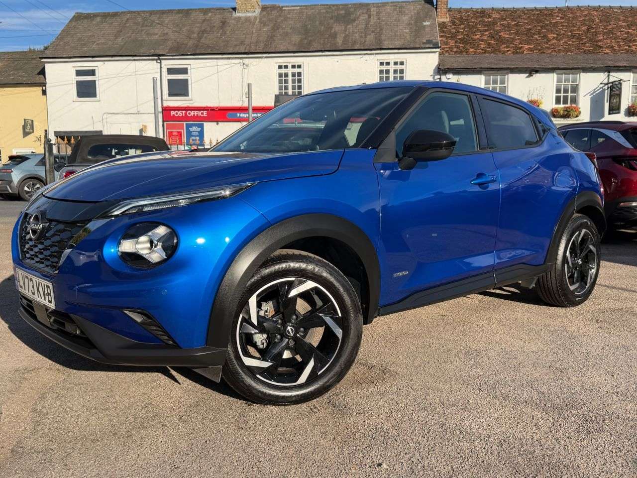 A 2023 NISSAN JUKE 1.6 N-CONNECTA SUV 5dr PETROL HYBRID AUTOMATIC EURO 6 (143 ps) CHOICE A 2023 NISSAN JUKE 1.6 N-CONNECTA SUV 5dr PETROL HYBRID AUTOMATIC EURO 6 (143 ps) CHOICE