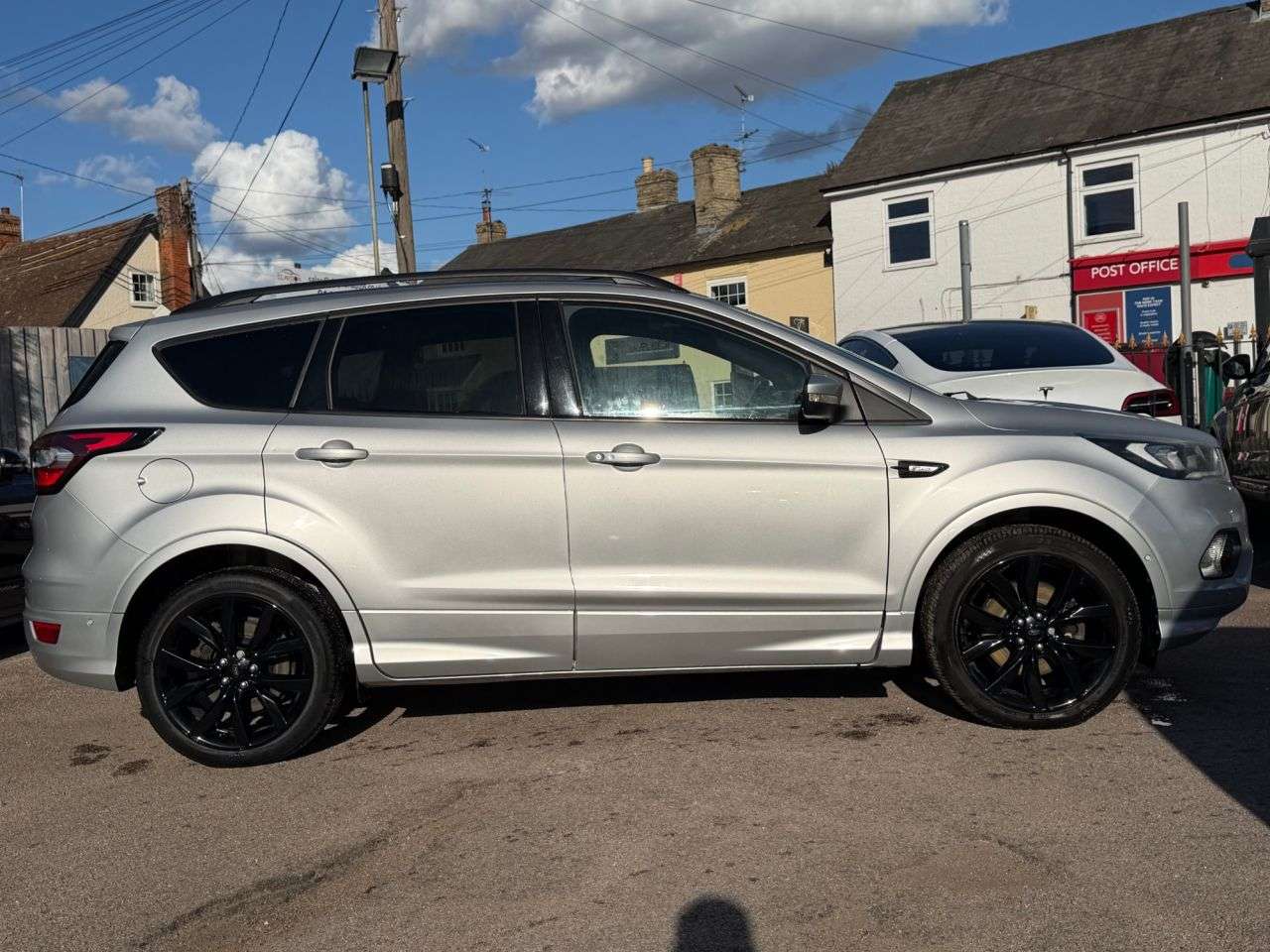 A 2017 FORD KUGA 2.0 TDCi ST-LINE X SUV 5dr DIESEL MANUAL EURO 6 (s/s) (150 ps) A 2017 FORD KUGA 2.0 TDCi ST-LINE X SUV 5dr DIESEL MANUAL EURO 6 (s/s) (150 ps)