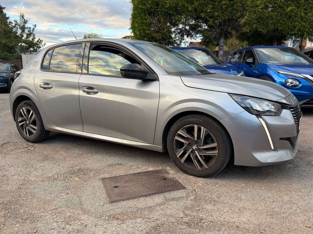 2023 PEUGEOT 208 2023 PEUGEOT 208