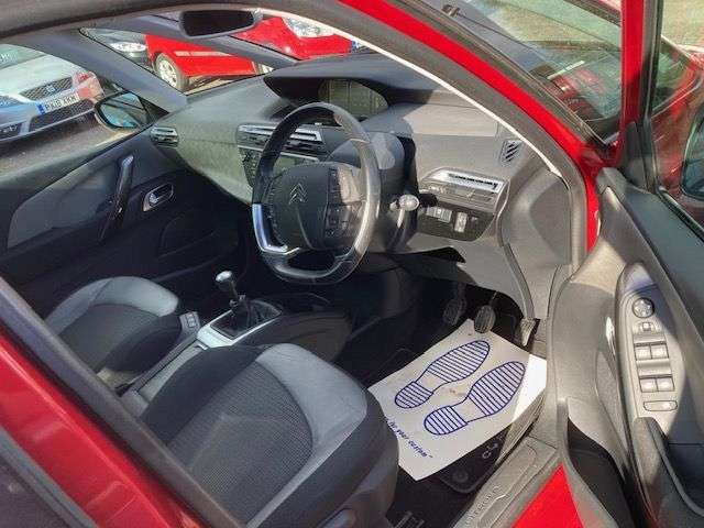 A 2016 CITROEN C4 PICASSO 1.6 BlueHDi EXCLUSIVE + MPV 5dr DIESEL MANUAL EURO 6 (s/s) (120 ps) WITH SE A 2016 CITROEN C4 PICASSO 1.6 BlueHDi EXCLUSIVE + MPV 5dr DIESEL MANUAL EURO 6 (s/s) (120 ps) WITH SE