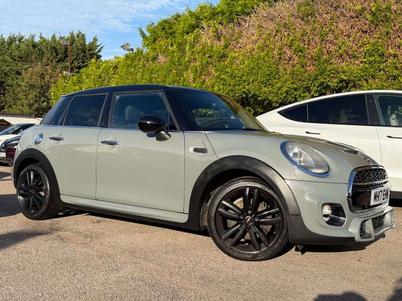 A 2017 MINI HATCH 2.0 COOPER SD HATCHBACK 5dr DIESEL MANUAL EURO 6 (s/s) (170 ps) A 2017 MINI HATCH 2.0 COOPER SD HATCHBACK 5dr DIESEL MANUAL EURO 6 (s/s) (170 ps)