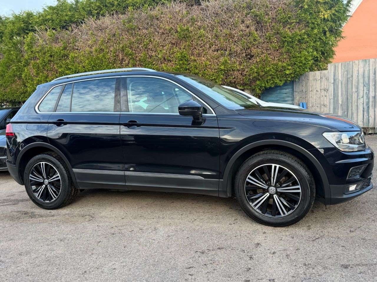 2018 VOLKSWAGEN TIGUAN 2018 VOLKSWAGEN TIGUAN