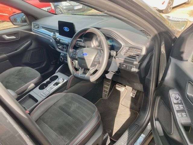 A 2023 FORD KUGA 2.5h DURATEC ST-LINE X EDITION SUV 5dr PETROL HYBRID CVT AUTOMATIC EURO 6 ( A 2023 FORD KUGA 2.5h DURATEC ST-LINE X EDITION SUV 5dr PETROL HYBRID CVT AUTOMATIC EURO 6 (