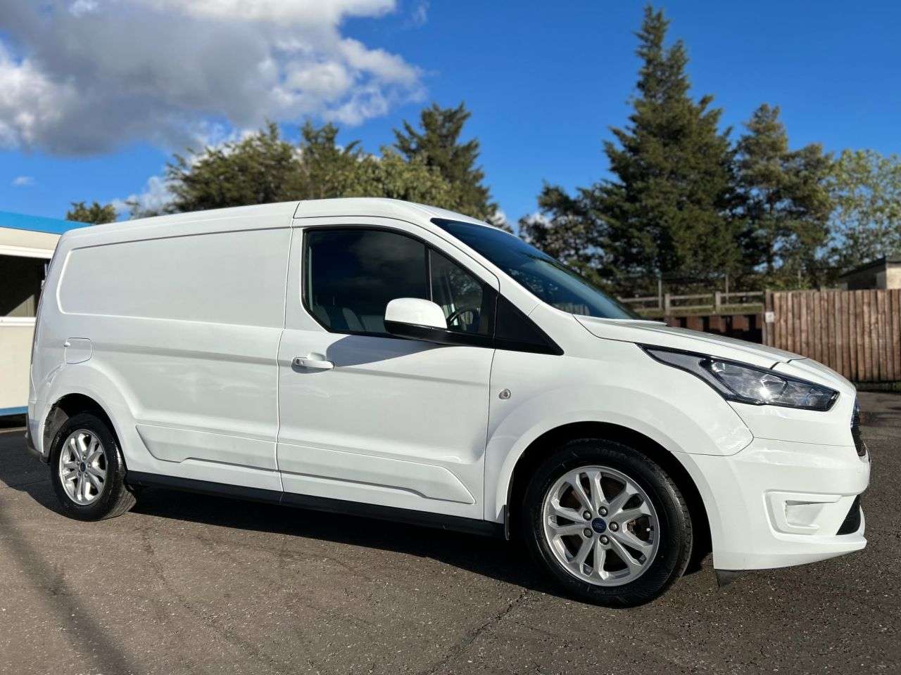 A 2020 FORD TRANSIT CONNECT 1.5TDCI 240 EcoBlue LIMITED P/V L2 ONE OWNER, 3 SERVICES A 2020 FORD TRANSIT CONNECT 1.5TDCI 240 EcoBlue LIMITED P/V L2 ONE OWNER, 3 SERVICES