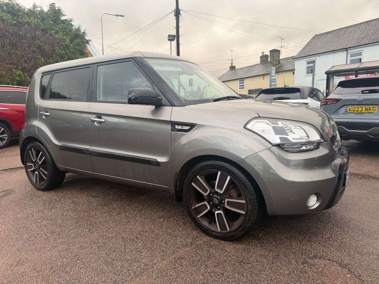 A 2010 KIA SOUL 1.6 CRDi TEMPEST SUV 5dr DIESEL AUTOMATIC (126 bhp) A 2010 KIA SOUL 1.6 CRDi TEMPEST SUV 5dr DIESEL AUTOMATIC (126 bhp)