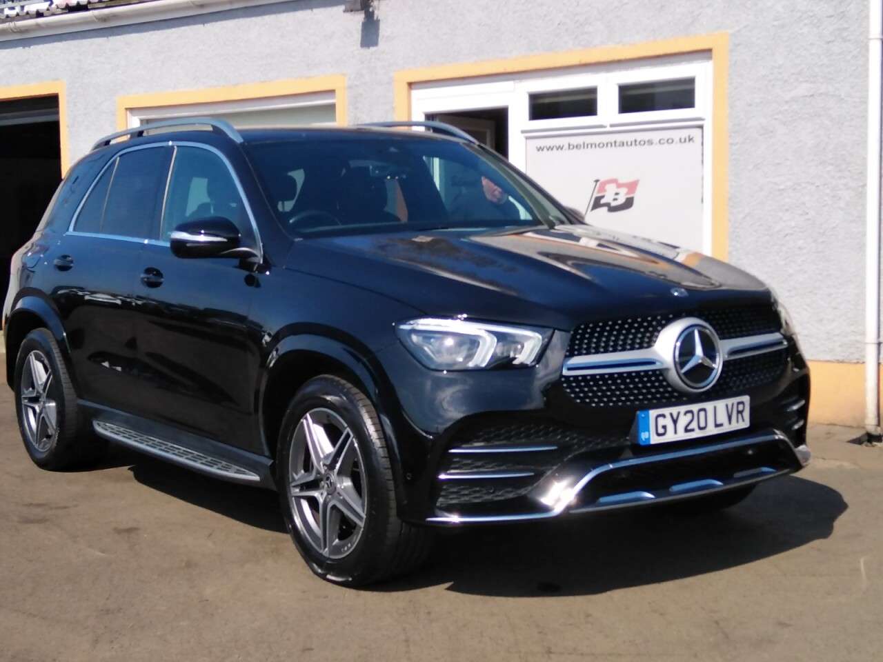 A 2020 MERCEDES-BENZ GLE-CLASS 2.0 GLE 300 D 4MATIC AMG LINE PREMIUM 5d 242 BHP 7seater A 2020 MERCEDES-BENZ GLE-CLASS 2.0 GLE 300 D 4MATIC AMG LINE PREMIUM 5d 242 BHP 7seater