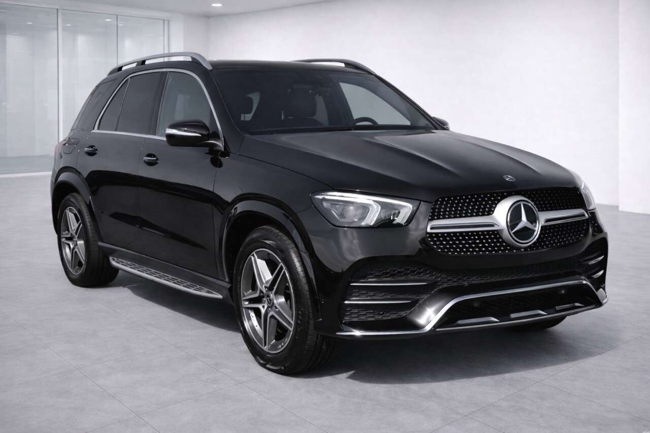 A 2020 MERCEDES-BENZ GLE-CLASS 2.0 GLE 300 D 4MATIC AMG LINE PREMIUM 5d 242 BHP 7seater A 2020 MERCEDES-BENZ GLE-CLASS 2.0 GLE 300 D 4MATIC AMG LINE PREMIUM 5d 242 BHP 7seater