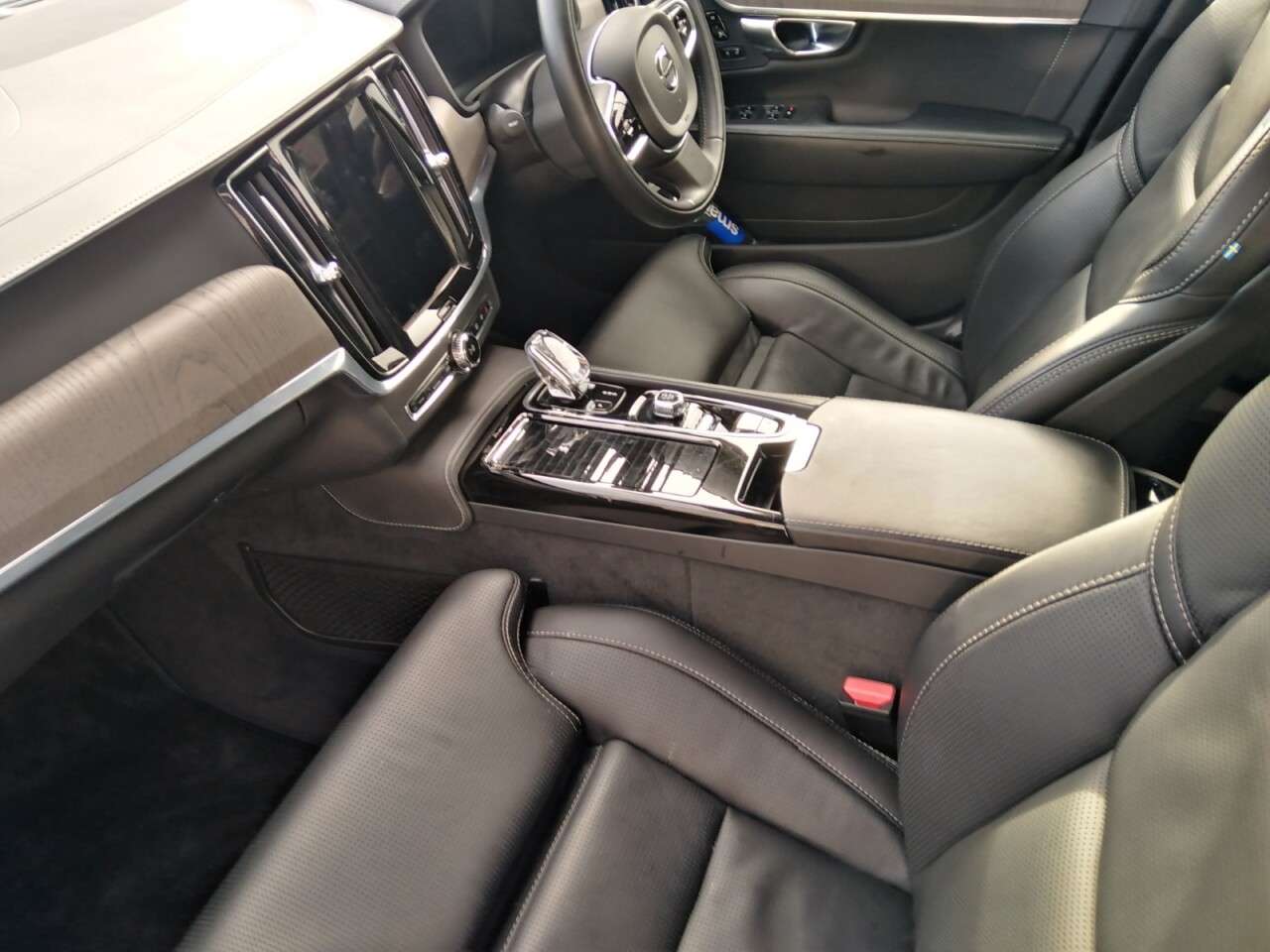 2020 VOLVO S90 2020 VOLVO S90