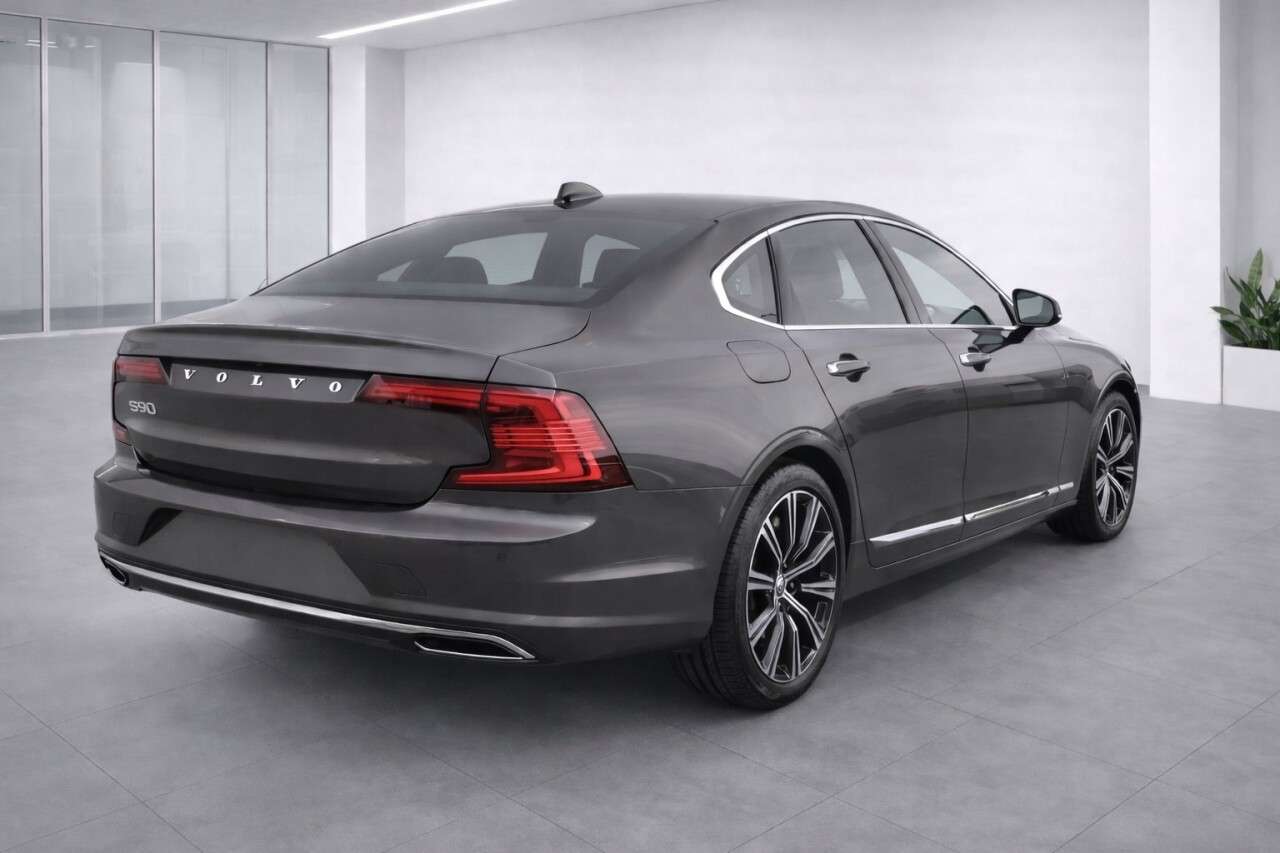 A 2020 VOLVO S90 RECHARGE T8 INSCRIPTION AWD A 2020 VOLVO S90 RECHARGE T8 INSCRIPTION AWD