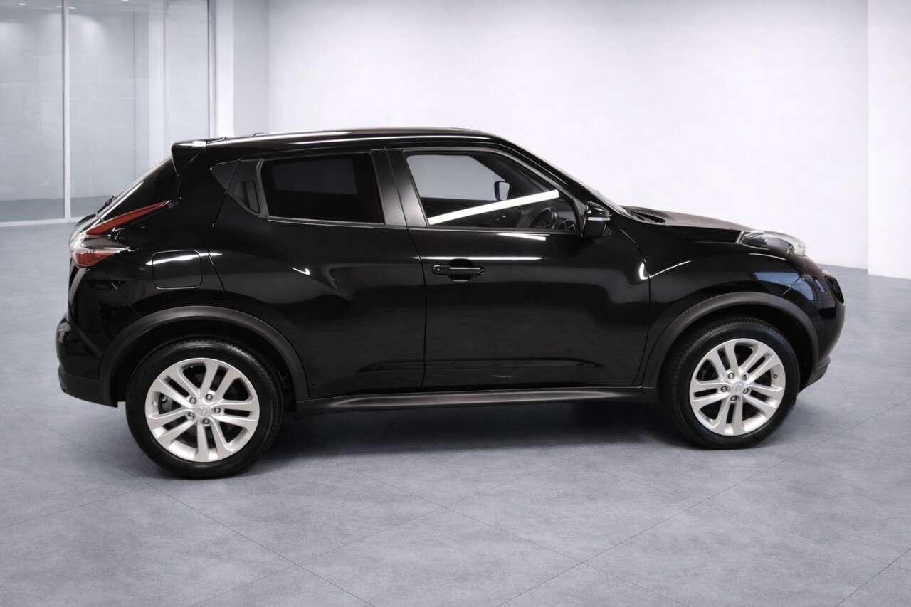 A 2015 NISSAN JUKE 1.2 N-CONNECTA DIG-T 5d 115 BHP A 2015 NISSAN JUKE 1.2 N-CONNECTA DIG-T 5d 115 BHP
