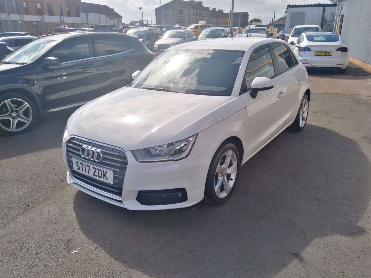 A 2017 AUDI A1 1.0 TFSI Sport Sportback 5dr Petrol Manual Euro 6 (s/s) (95 ps) A 2017 AUDI A1 1.0 TFSI Sport Sportback 5dr Petrol Manual Euro 6 (s/s) (95 ps)