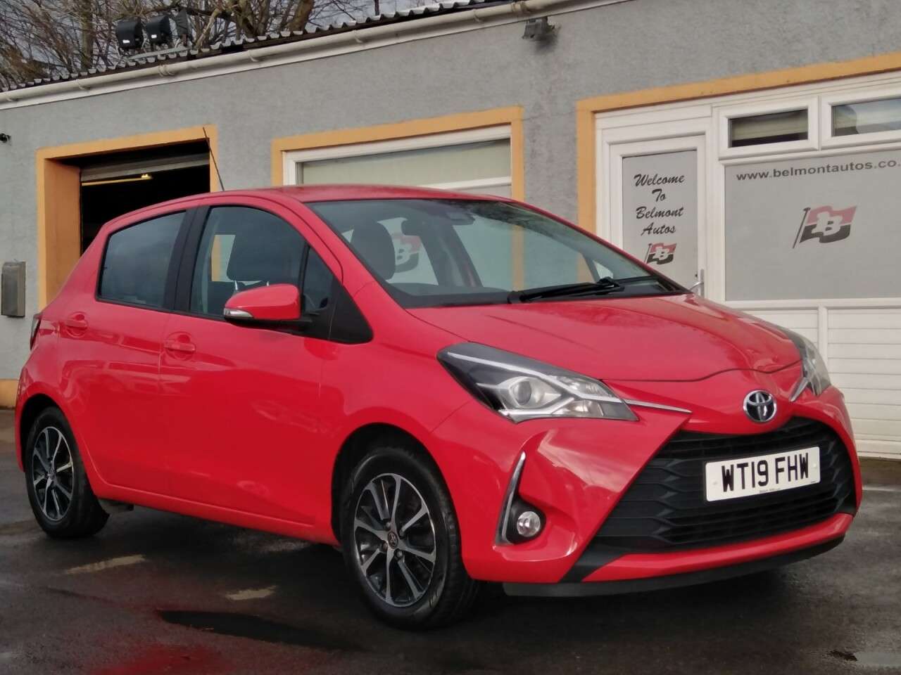 A 2019 TOYOTA YARIS 1.5 VVT-i Icon Tech Hatchback 5dr Petrol Manual Euro 6 (111 ps) A 2019 TOYOTA YARIS 1.5 VVT-i Icon Tech Hatchback 5dr Petrol Manual Euro 6 (111 ps)