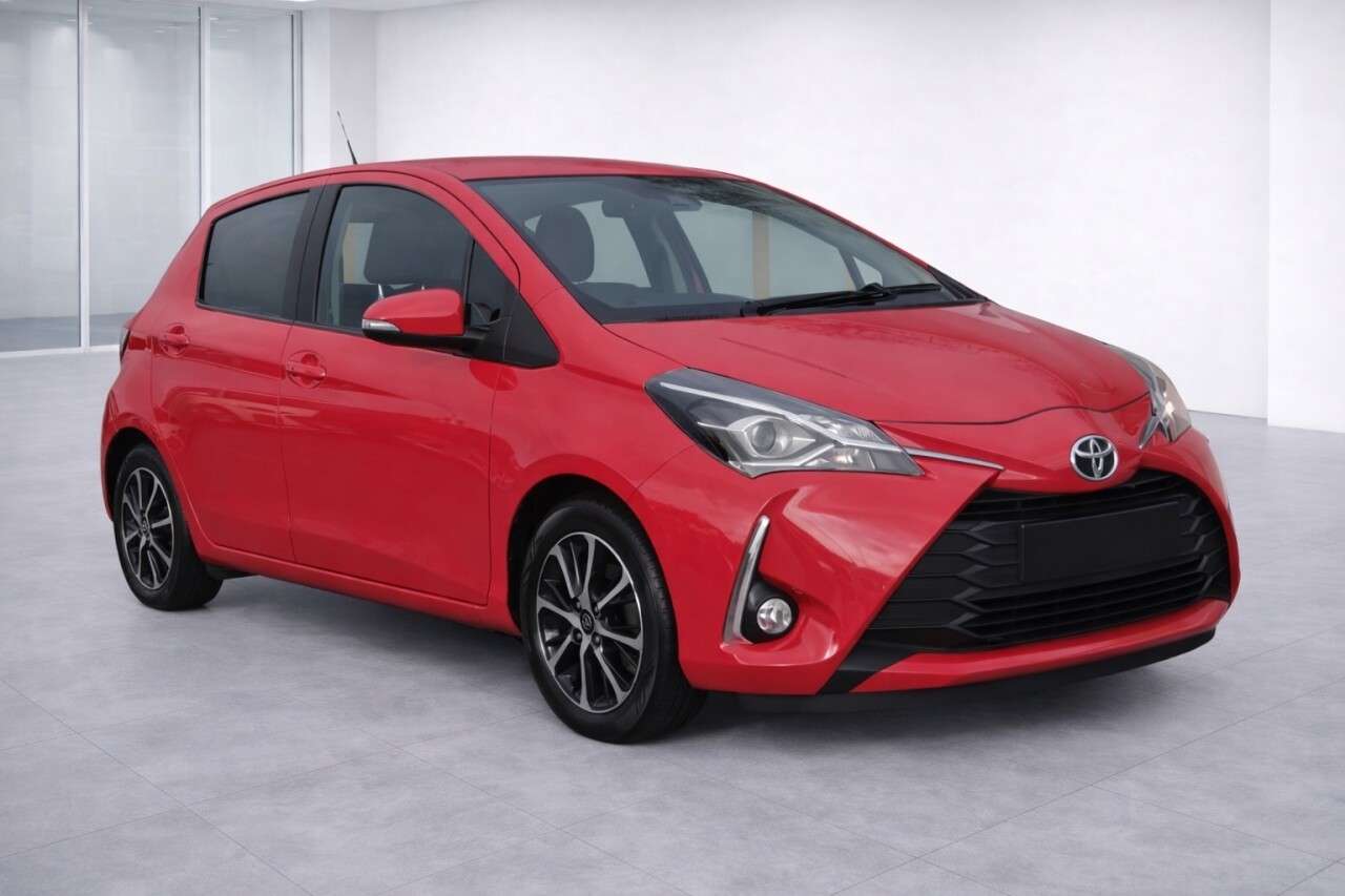 A 2019 TOYOTA YARIS 1.5 VVT-i Icon Tech Hatchback 5dr Petrol Manual Euro 6 (111 ps) A 2019 TOYOTA YARIS 1.5 VVT-i Icon Tech Hatchback 5dr Petrol Manual Euro 6 (111 ps)