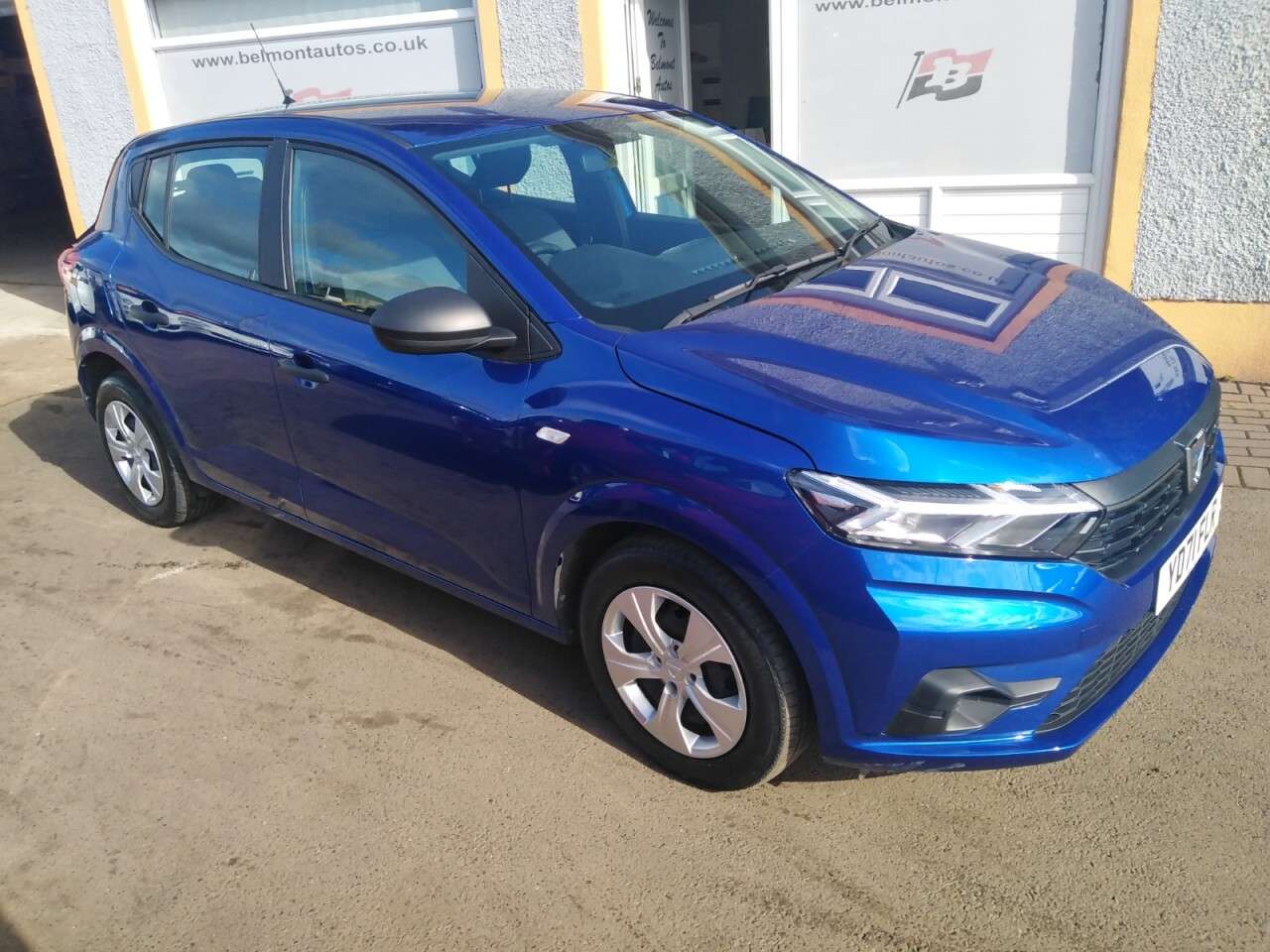 A 2021 DACIA SANDERO 1.0 TCe Essential Hatchback 5dr Petrol Manual Euro 6 (s/s) (90 ps) A 2021 DACIA SANDERO 1.0 TCe Essential Hatchback 5dr Petrol Manual Euro 6 (s/s) (90 ps)