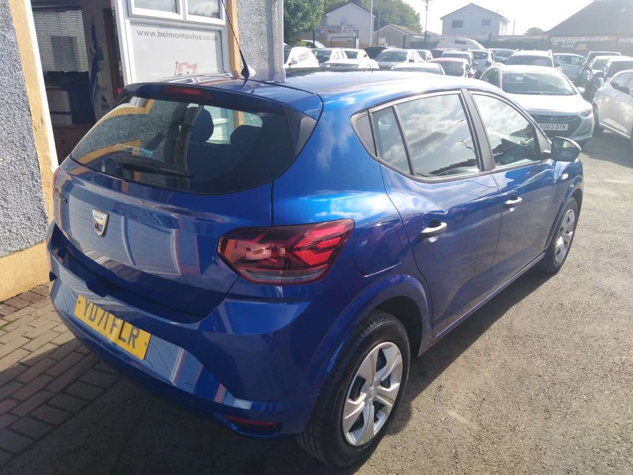 A 2021 DACIA SANDERO 1.0 TCe Essential Hatchback 5dr Petrol Manual Euro 6 (s/s) (90 ps) A 2021 DACIA SANDERO 1.0 TCe Essential Hatchback 5dr Petrol Manual Euro 6 (s/s) (90 ps)