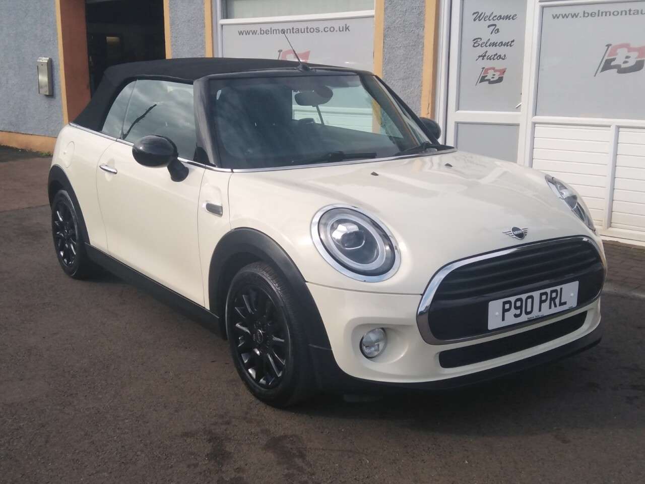 A 2018 MINI CONVERTIBLE 1.5 Cooper Convertible 2dr Petrol Manual Euro 6 (s/s) (136 ps) A 2018 MINI CONVERTIBLE 1.5 Cooper Convertible 2dr Petrol Manual Euro 6 (s/s) (136 ps)