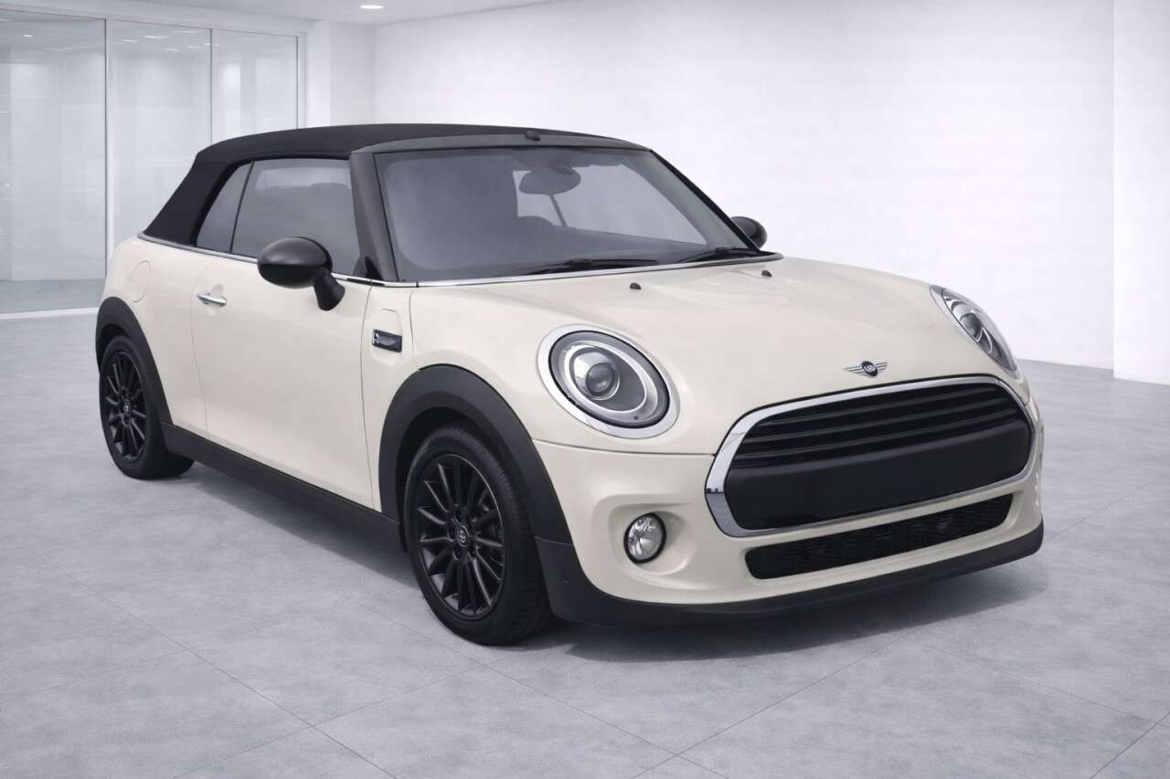 A 2018 MINI CONVERTIBLE 1.5 Cooper Convertible 2dr Petrol Manual Euro 6 (s/s) (136 ps) A 2018 MINI CONVERTIBLE 1.5 Cooper Convertible 2dr Petrol Manual Euro 6 (s/s) (136 ps)