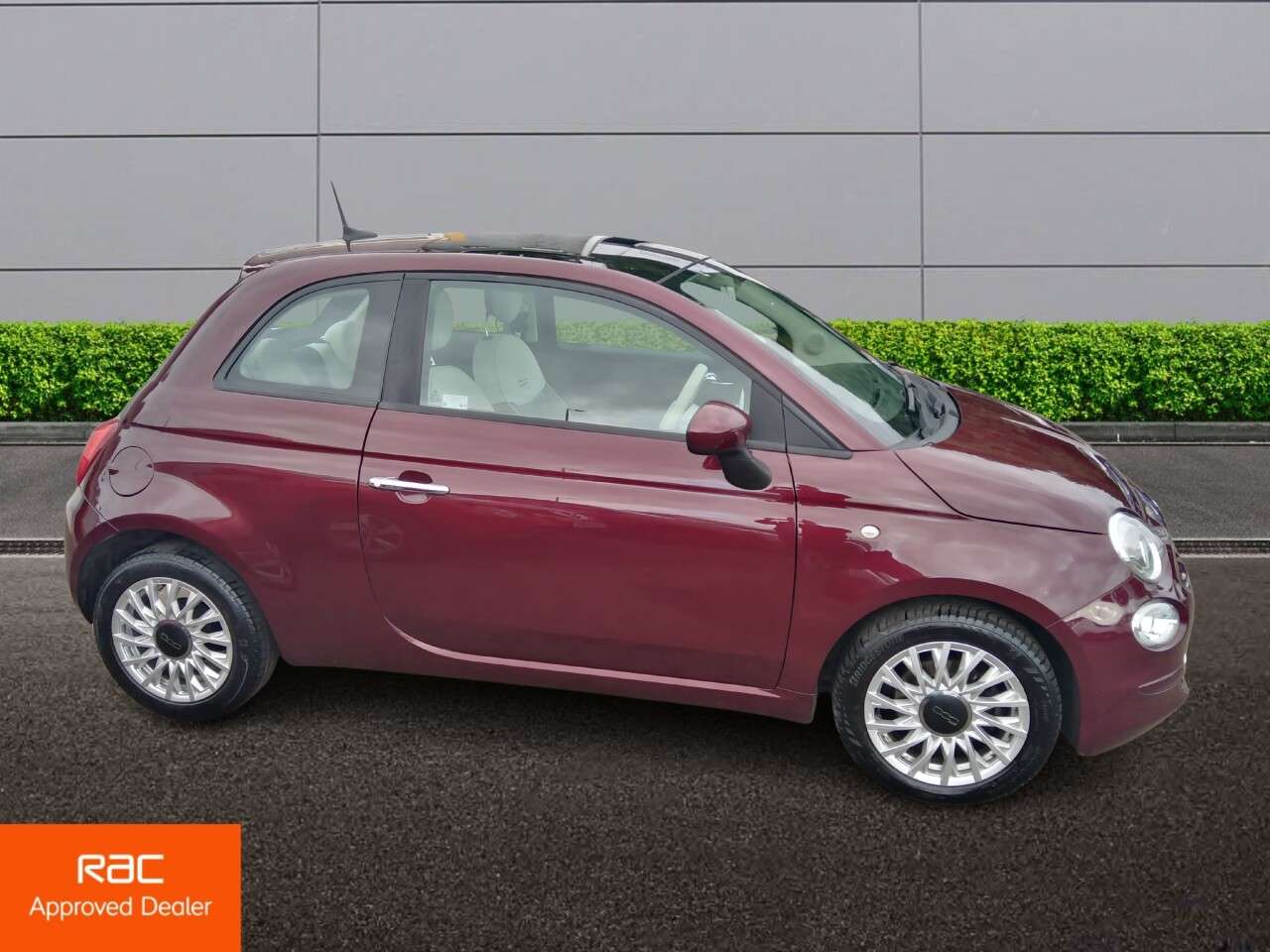 A 2021 FIAT 500 1.0 MHEV Lounge Hatchback 3dr Petrol Manual Euro 6 (s/s) (70 bhp) A 2021 FIAT 500 1.0 MHEV Lounge Hatchback 3dr Petrol Manual Euro 6 (s/s) (70 bhp)