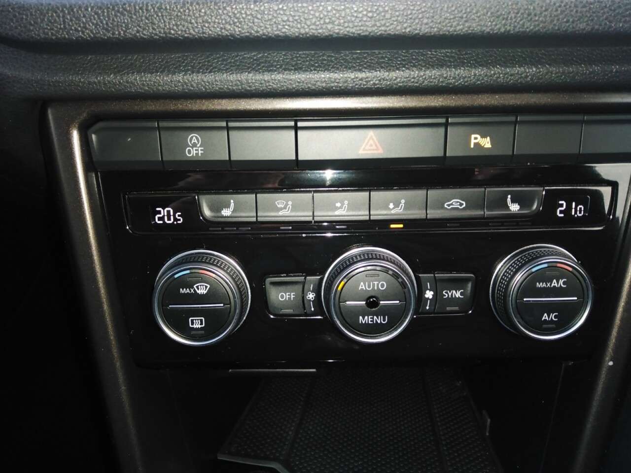 2019 VOLKSWAGEN T-ROC 2019 VOLKSWAGEN T-ROC