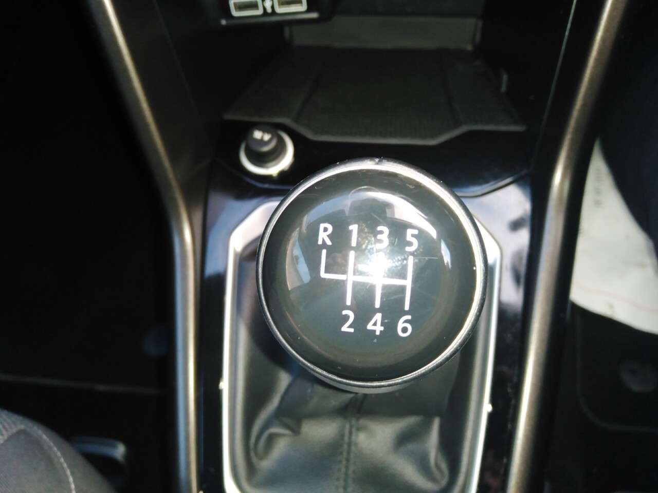 2019 VOLKSWAGEN T-ROC 2019 VOLKSWAGEN T-ROC