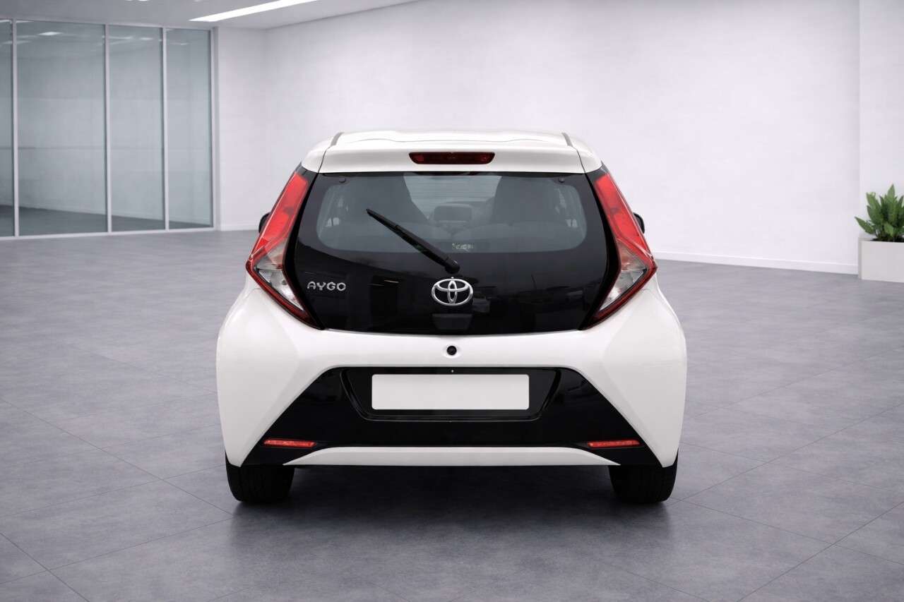 A 2019 TOYOTA AYGO 1.0 VVT-i x-play Hatchback 5dr Petrol Manual Euro 6 (71 ps) A 2019 TOYOTA AYGO 1.0 VVT-i x-play Hatchback 5dr Petrol Manual Euro 6 (71 ps)