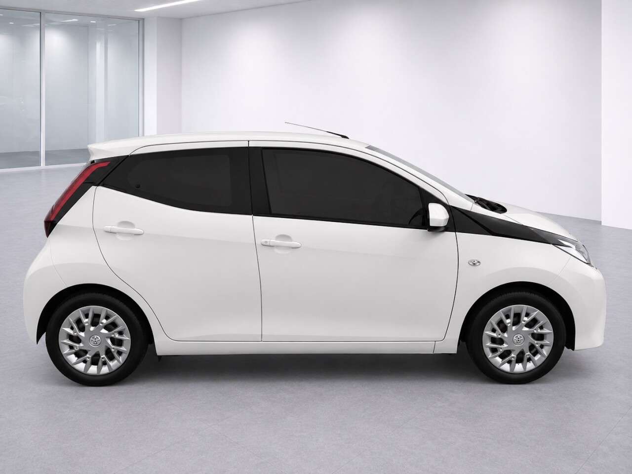 A 2019 TOYOTA AYGO 1.0 VVT-i x-play Hatchback 5dr Petrol Manual Euro 6 (71 ps) A 2019 TOYOTA AYGO 1.0 VVT-i x-play Hatchback 5dr Petrol Manual Euro 6 (71 ps)
