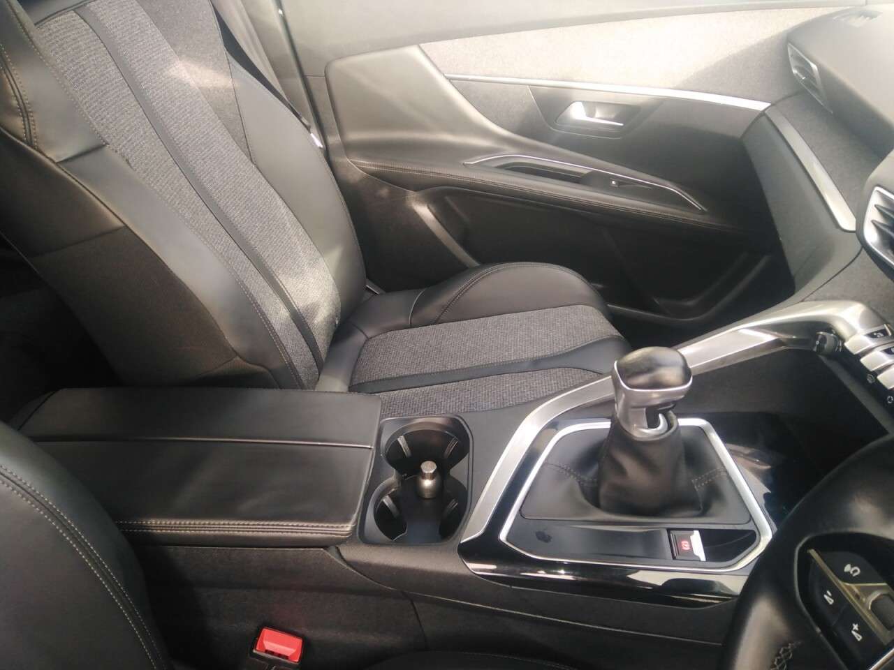 2018 PEUGEOT 3008 2018 PEUGEOT 3008