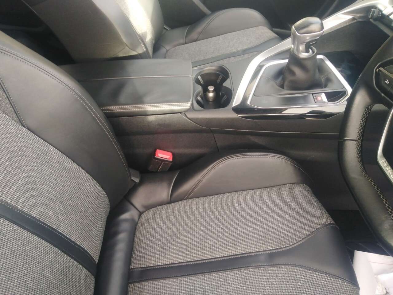 2018 PEUGEOT 3008 2018 PEUGEOT 3008