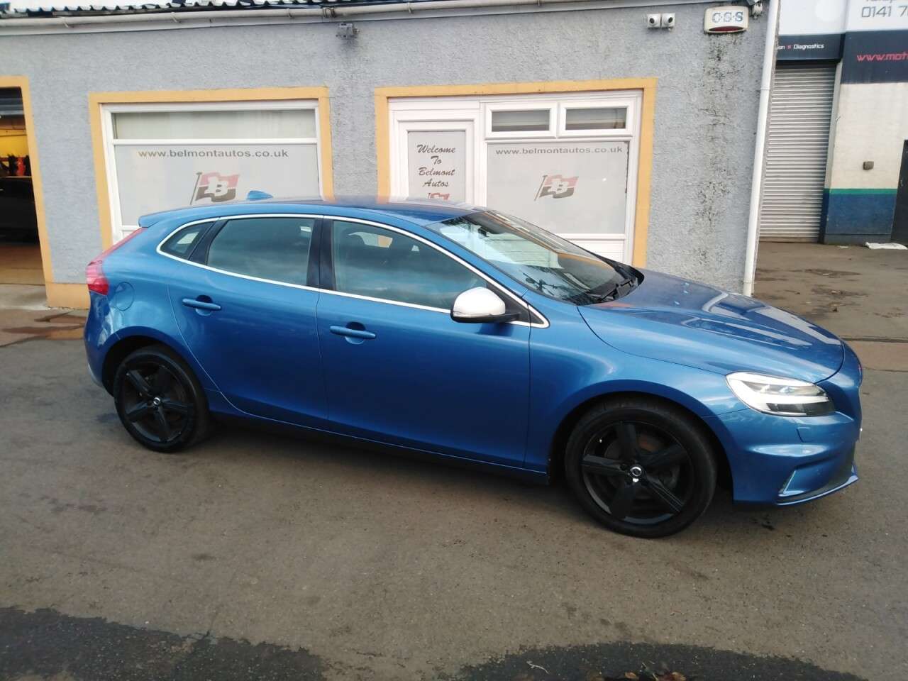 2016 VOLVO V40 2016 VOLVO V40