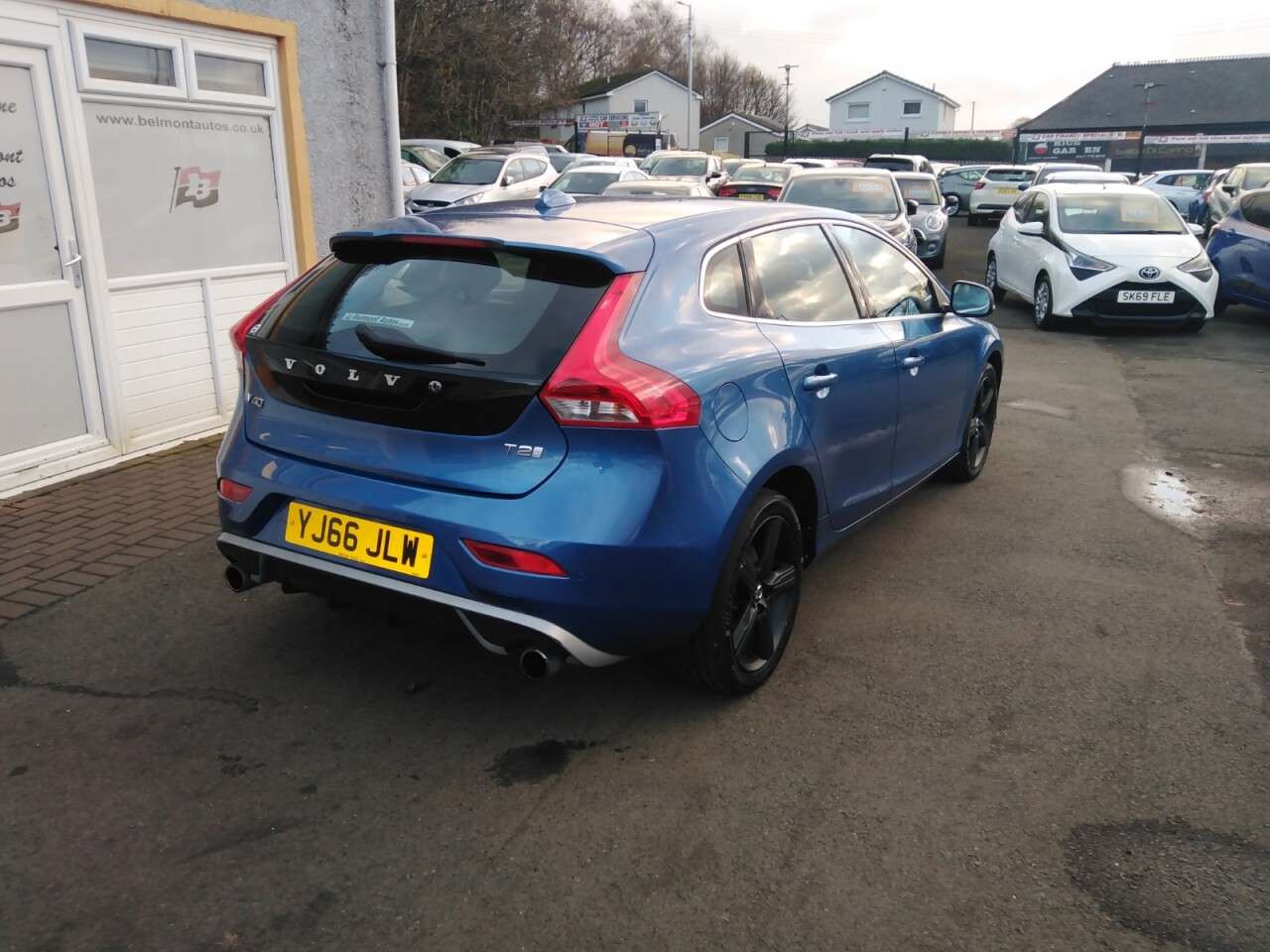2016 VOLVO V40 2016 VOLVO V40
