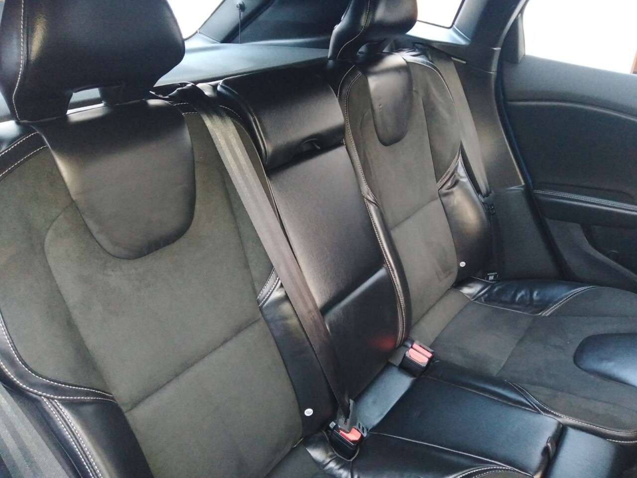 2016 VOLVO V40 2016 VOLVO V40