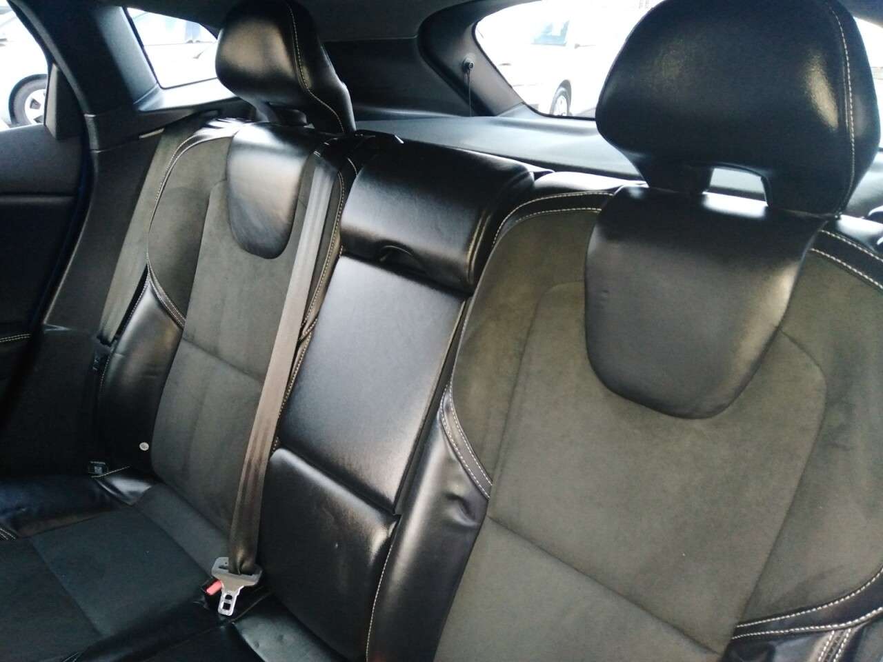 2016 VOLVO V40 2016 VOLVO V40