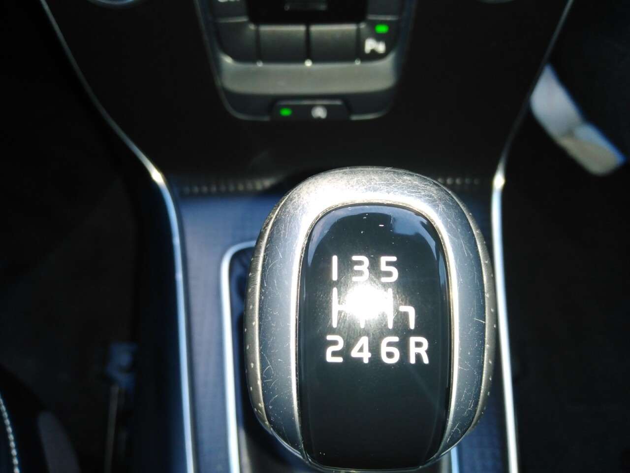 2016 VOLVO V40 2016 VOLVO V40