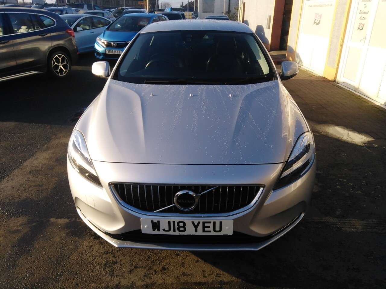 2018 VOLVO V40 2018 VOLVO V40