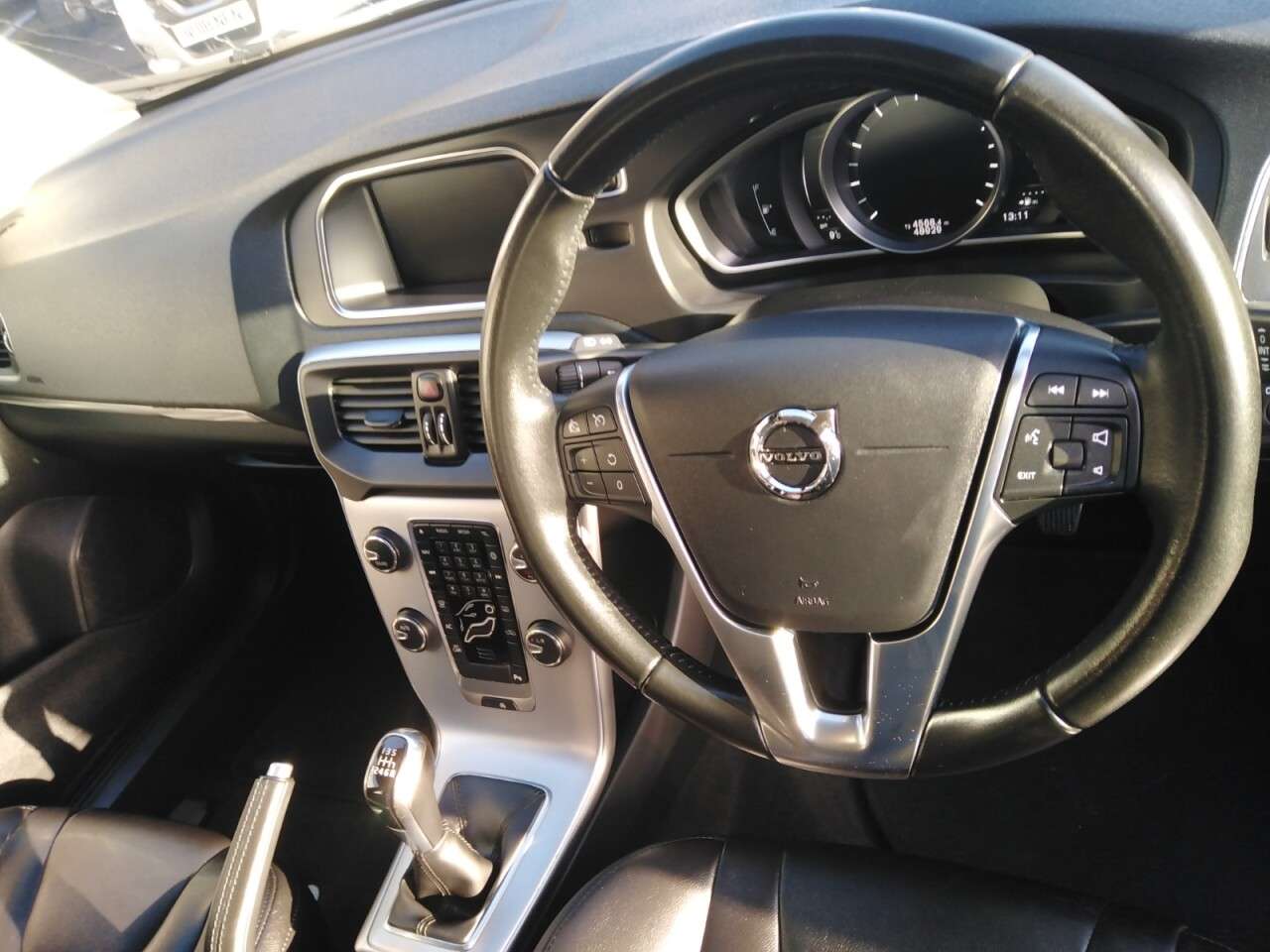 2018 VOLVO V40 2018 VOLVO V40