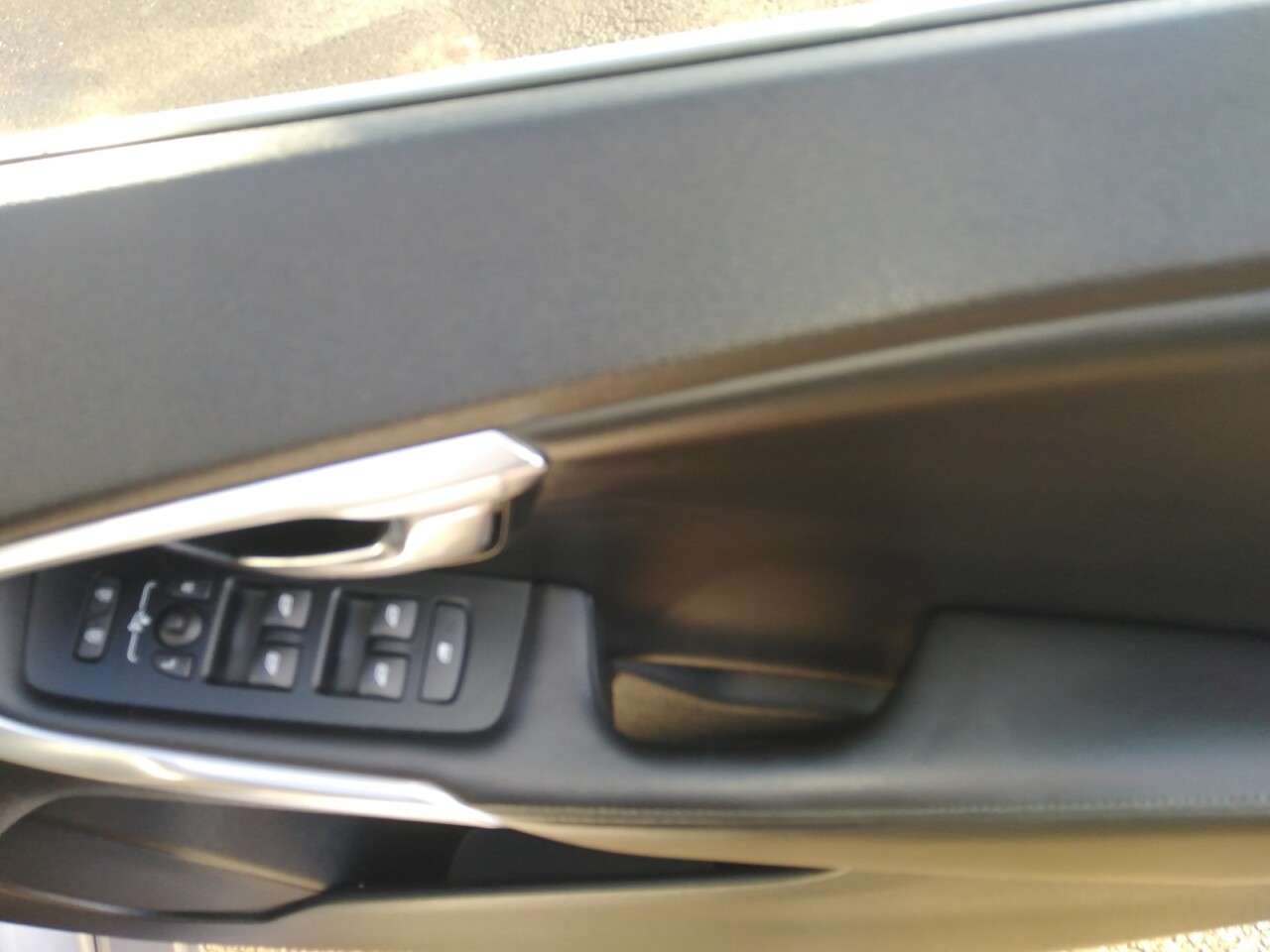 2018 VOLVO V40 2018 VOLVO V40