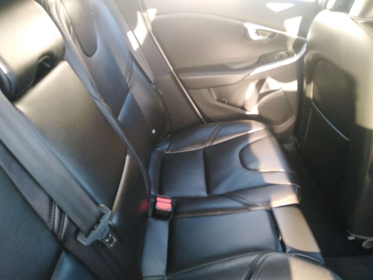 2018 VOLVO V40 2018 VOLVO V40